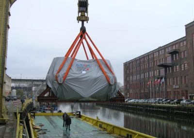 2 Turbinen mit Gesamtgewicht von 98 Tonnen: Wiegen, Transport von Elbląg zum Hafen Gdynia, Verladung auf Schiff